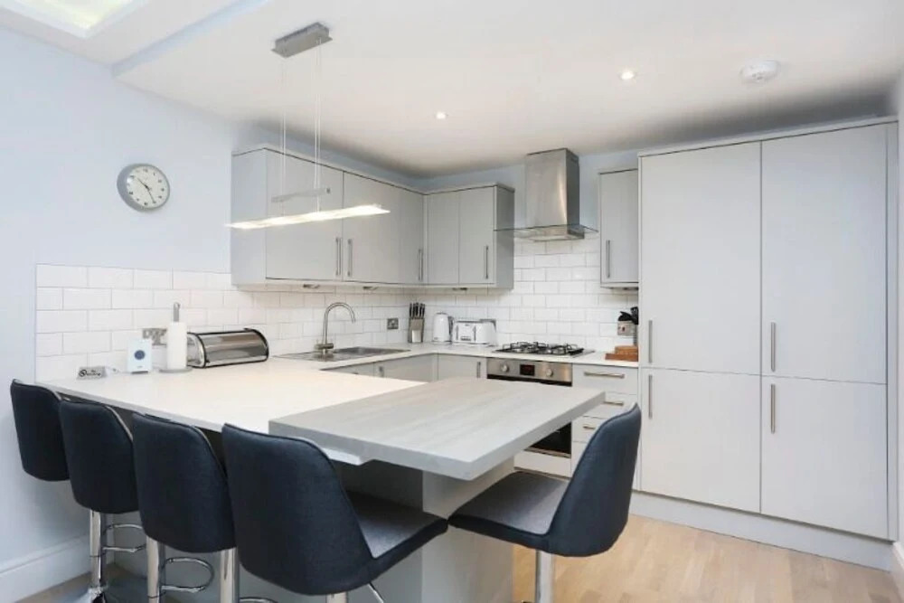 Stunning Newly Refurbished Apt With Private Entrance