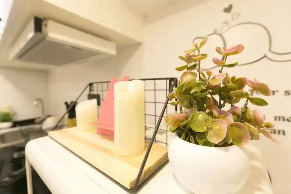 Hard Candy Apartment No.3