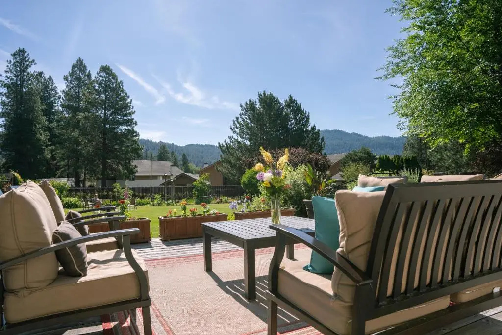 Blue Elk Inn