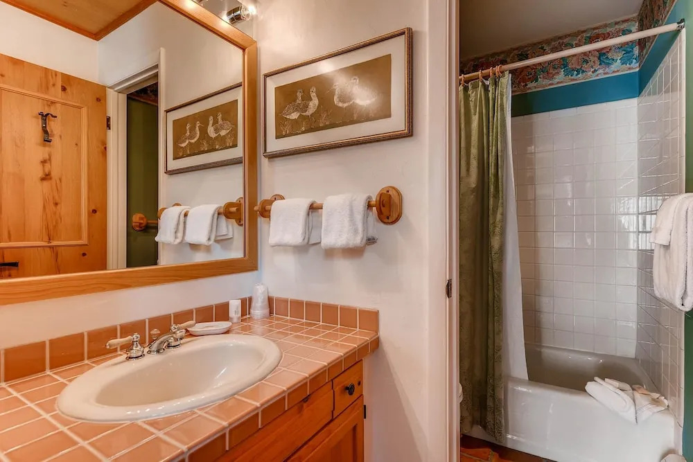 Westwind 205 3BD 3BA Diamond Condo in Lionshead Village