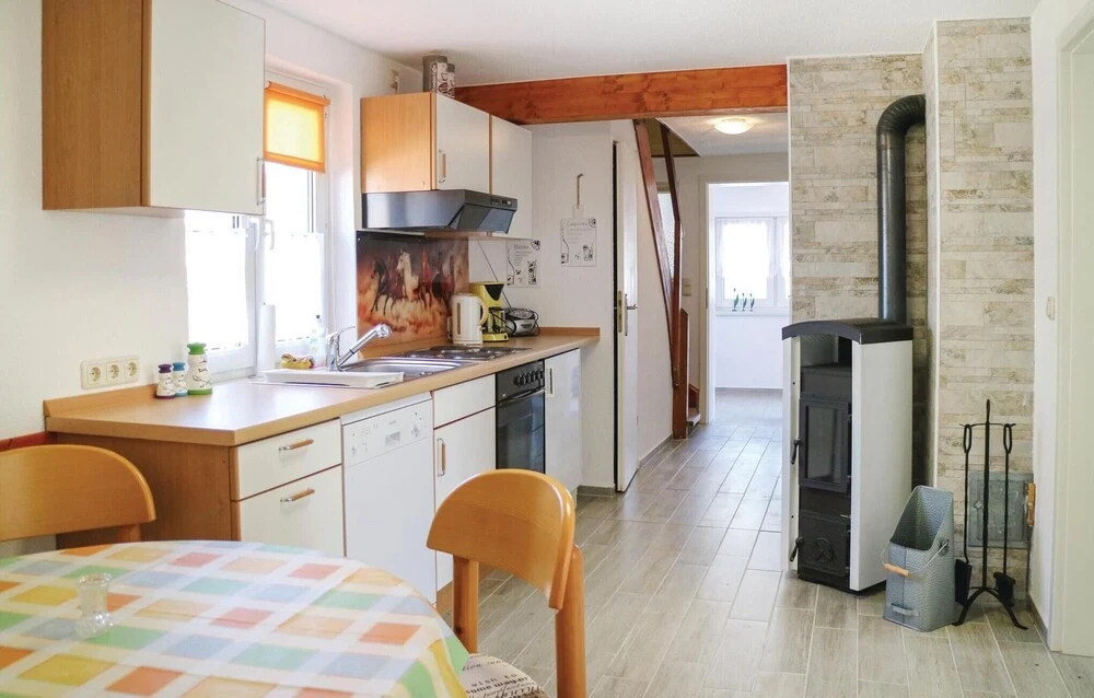 2 Bedroom Awesome Home In Zingst