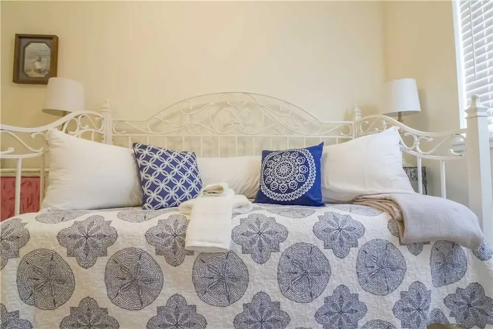 Sun Kissed Cottage - Three Bedroom Home
