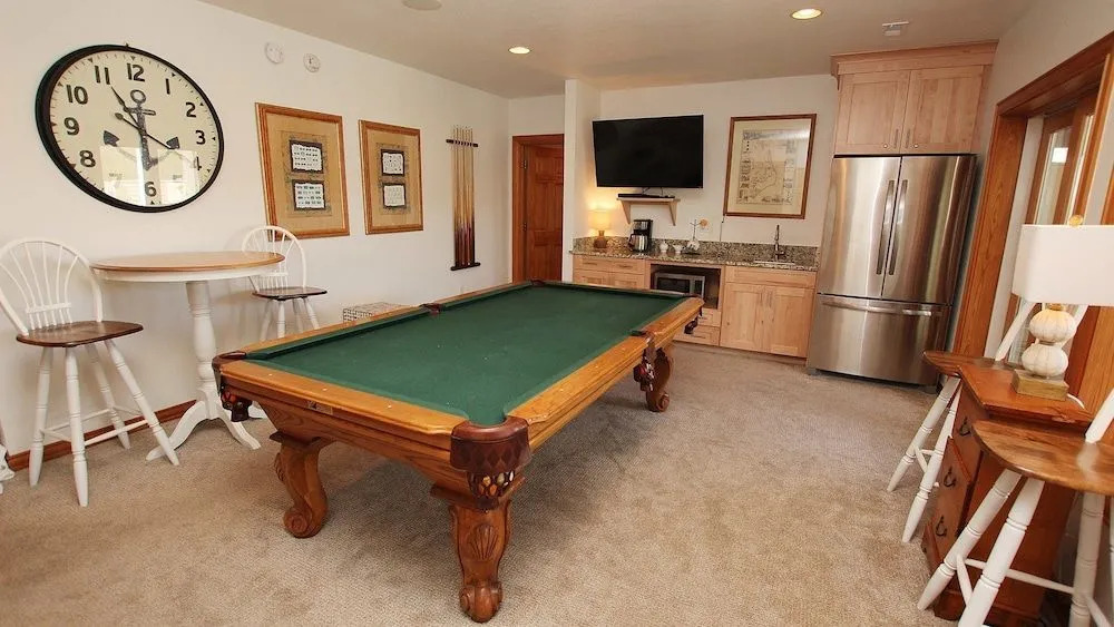 Windrift - 6 Br Home
