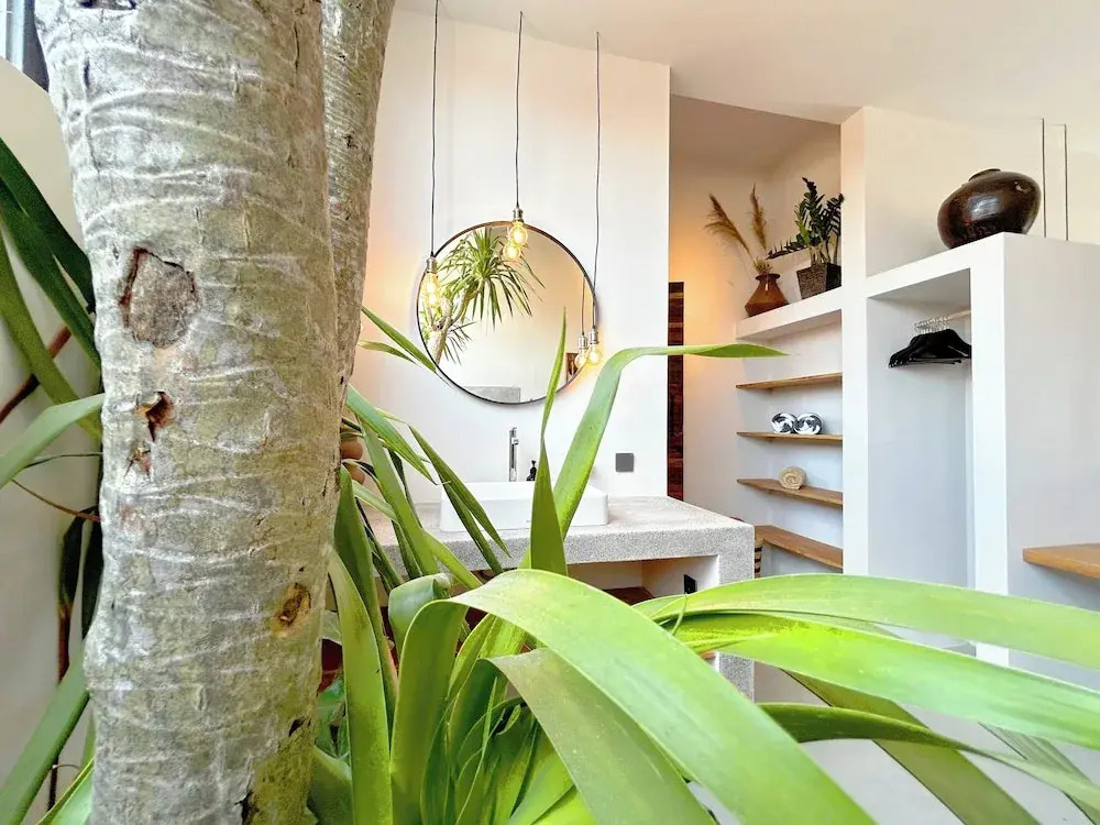 House of Yin