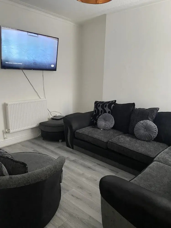 Impeccable 2-bed House in Liverpool