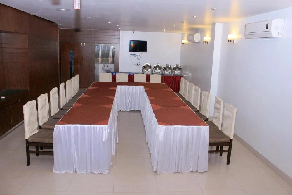 Hotel Aarya Inn