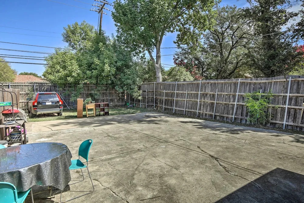 Pet-friendly Dallas Guest House w/ Patio!