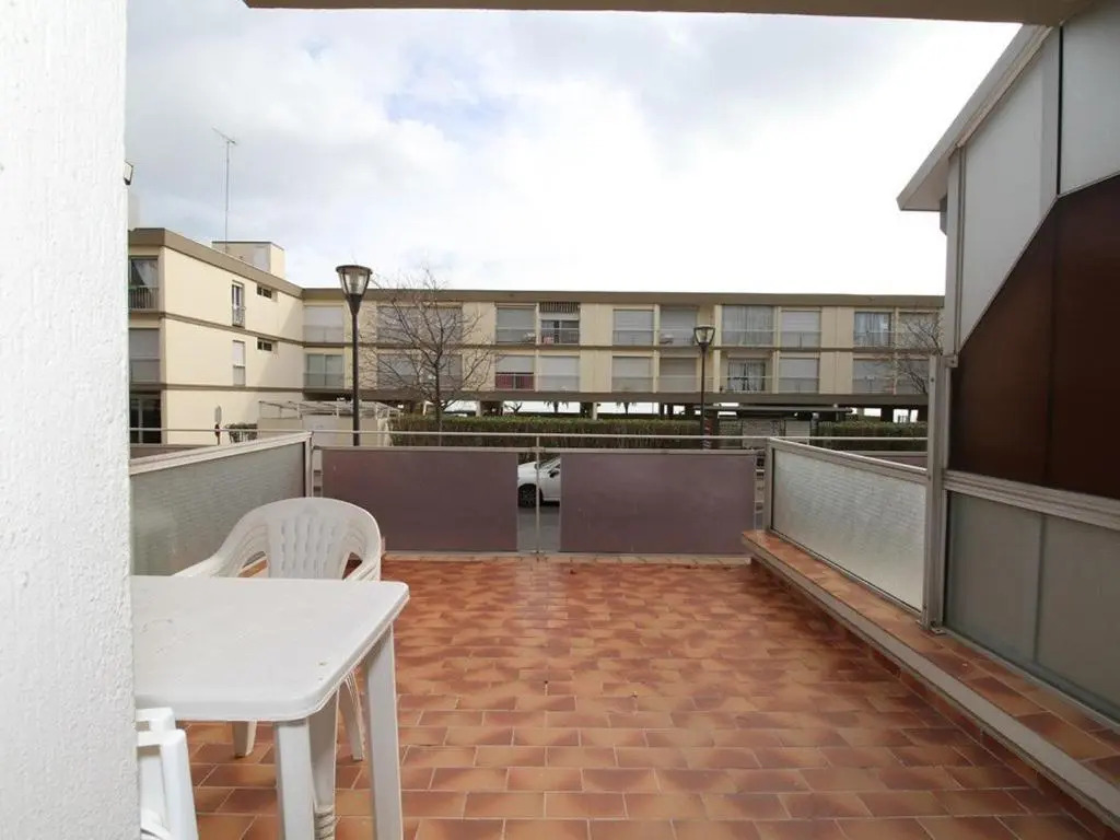 Appartement Balaruc-les-Bains, 1 pièce, 4 personnes - FR-1-553-43