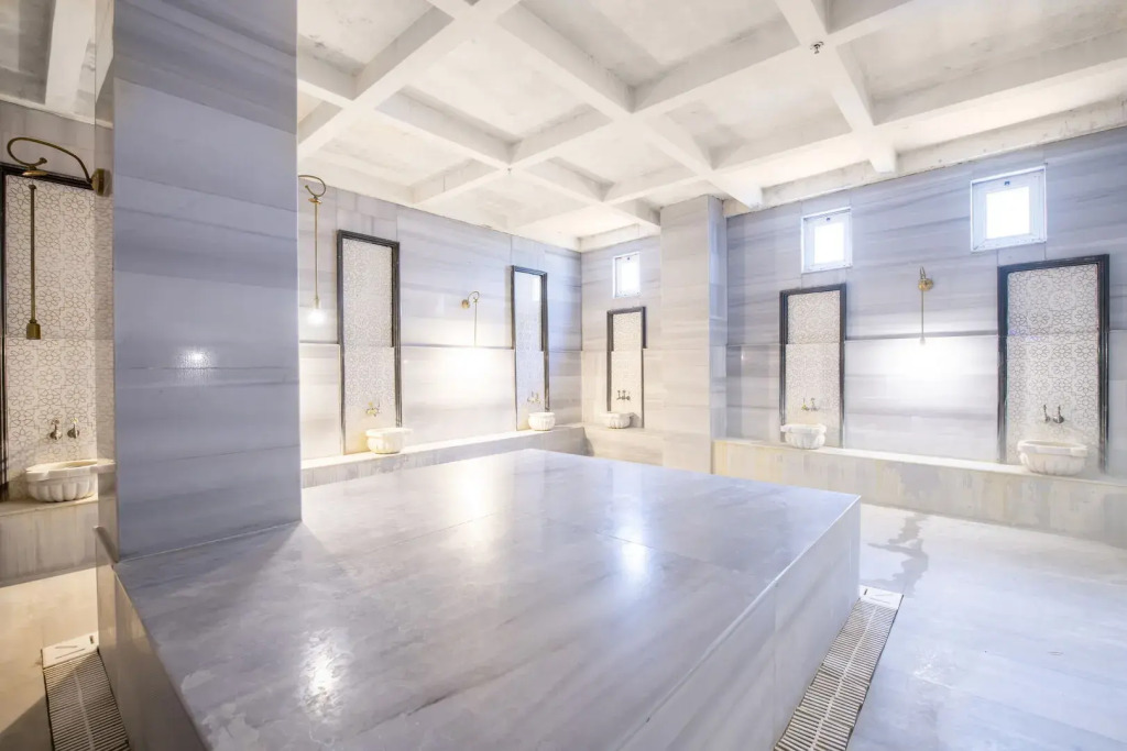 Port River Hotel & Spa