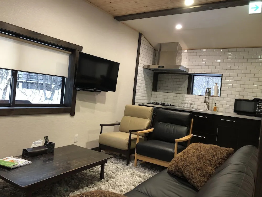 Ryders House with Free use of 4W car