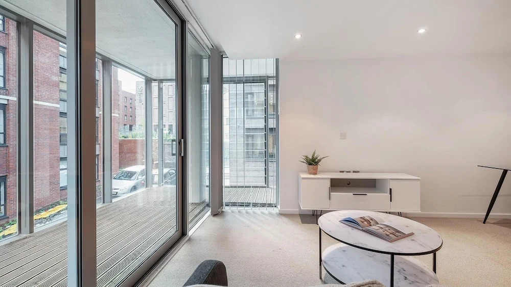 Stylish 2BR Apartment in Heart of Sheffield