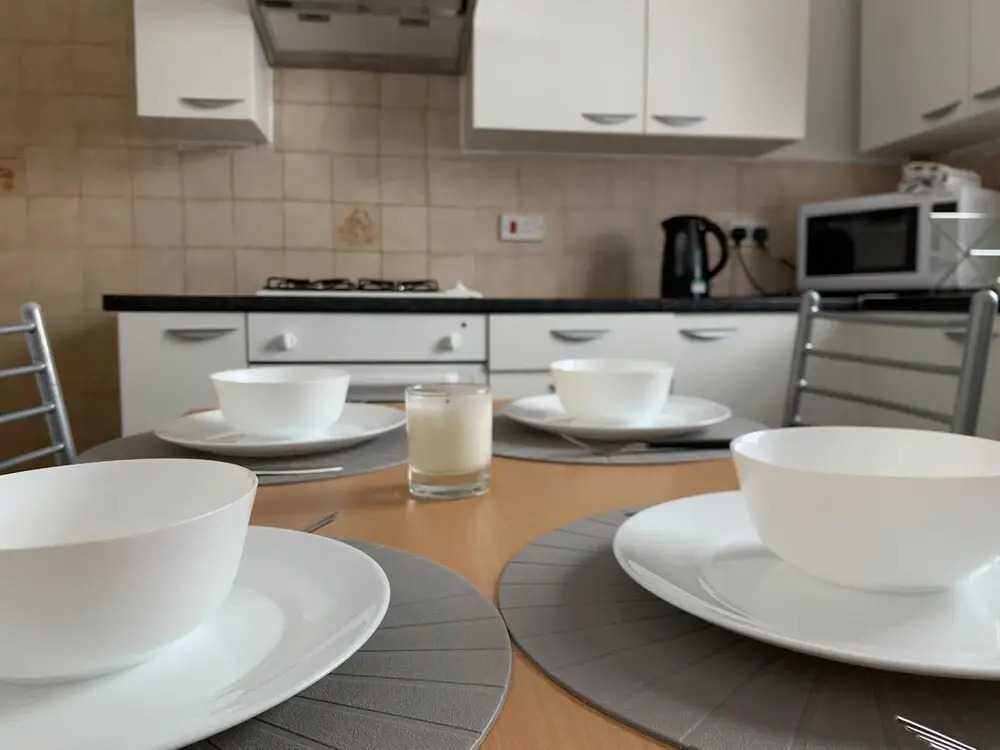 New Stylish Sleek 2bd Flat Heart of Thornton Heath