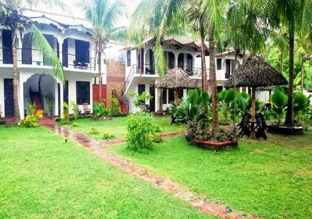 Crescent Sea Resort