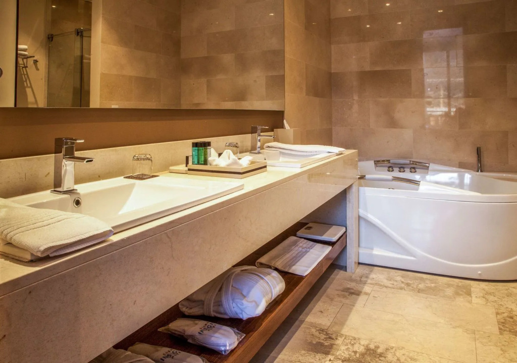 DoubleTree by Hilton Bogota Parque 93