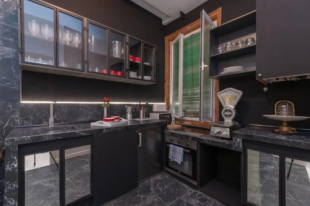 Spacious Designer Two Bed Apartment in Malasaña