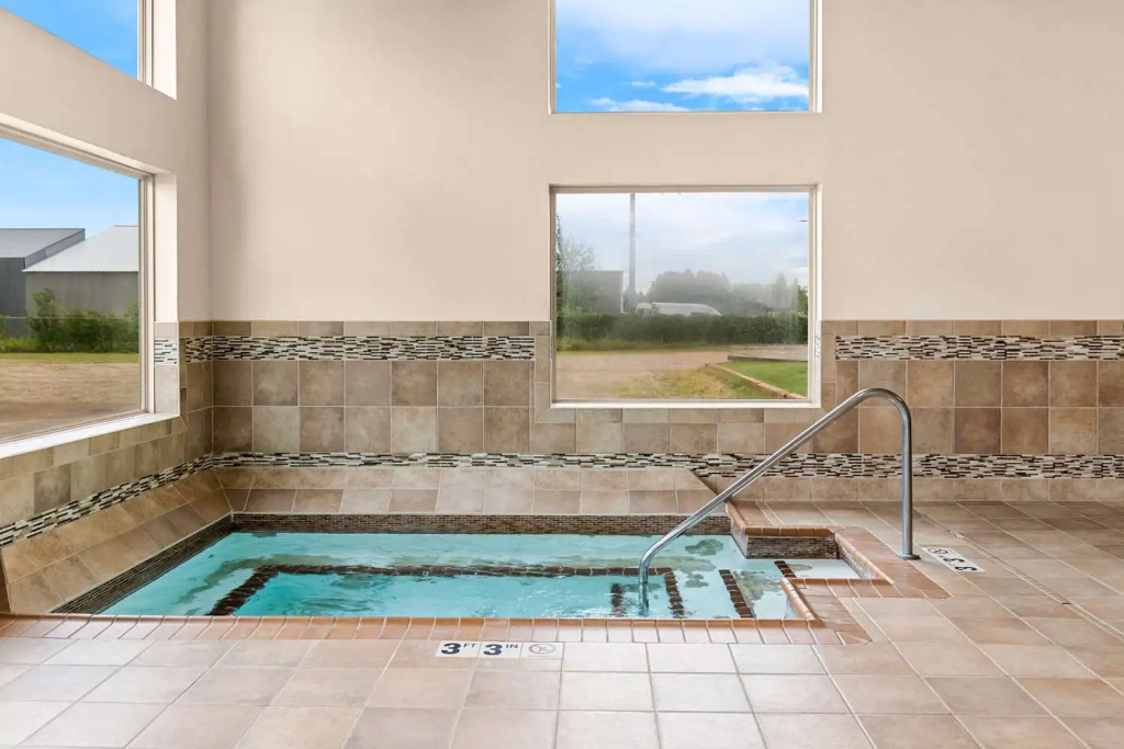 Heartland Inn & Suites, SureStay Collection by Best Western