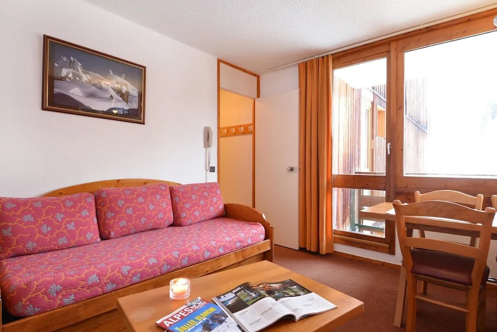 Residence Saintjacques Two-room Apartment in the Resort Center for 5 People, 35 m2 Cb54