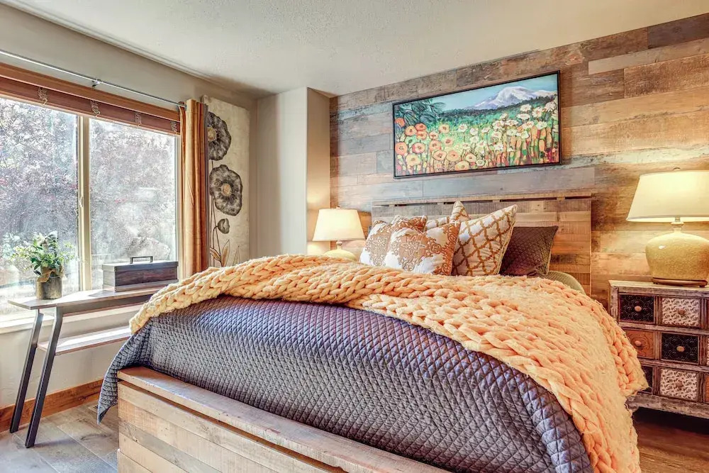 Ski, Hike & Relax: Eden Condo w/ Hot Tub Access