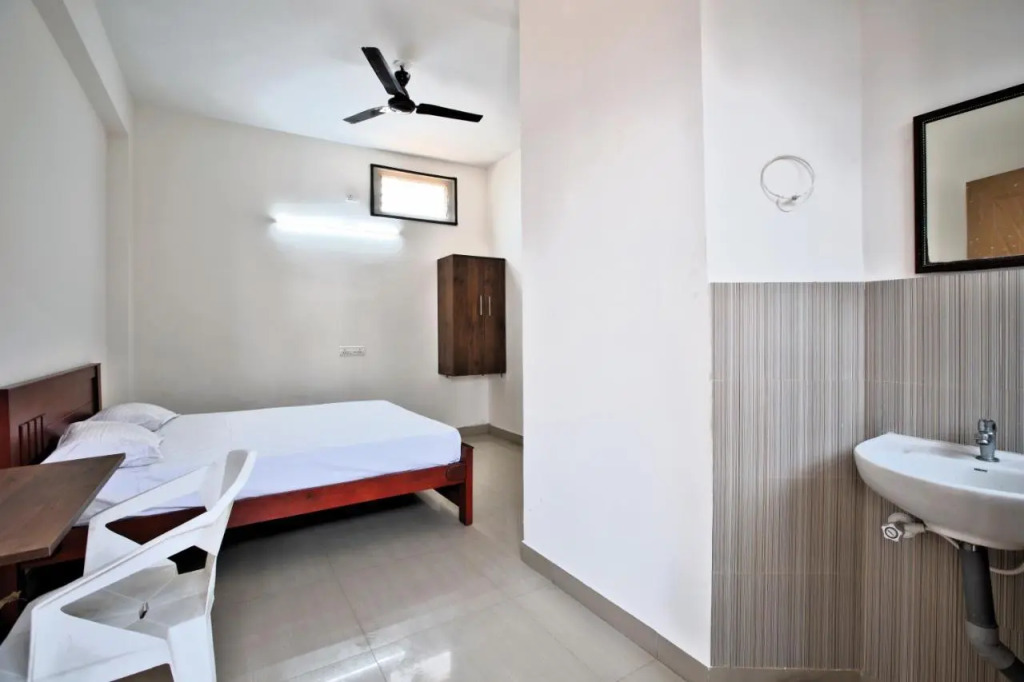 Sarvam Lodge