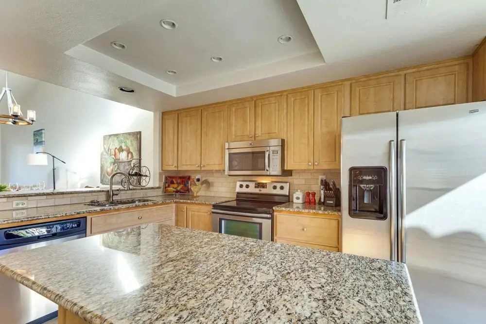 Mtn View & Fairway-facing Patio: Palm Desert Condo
