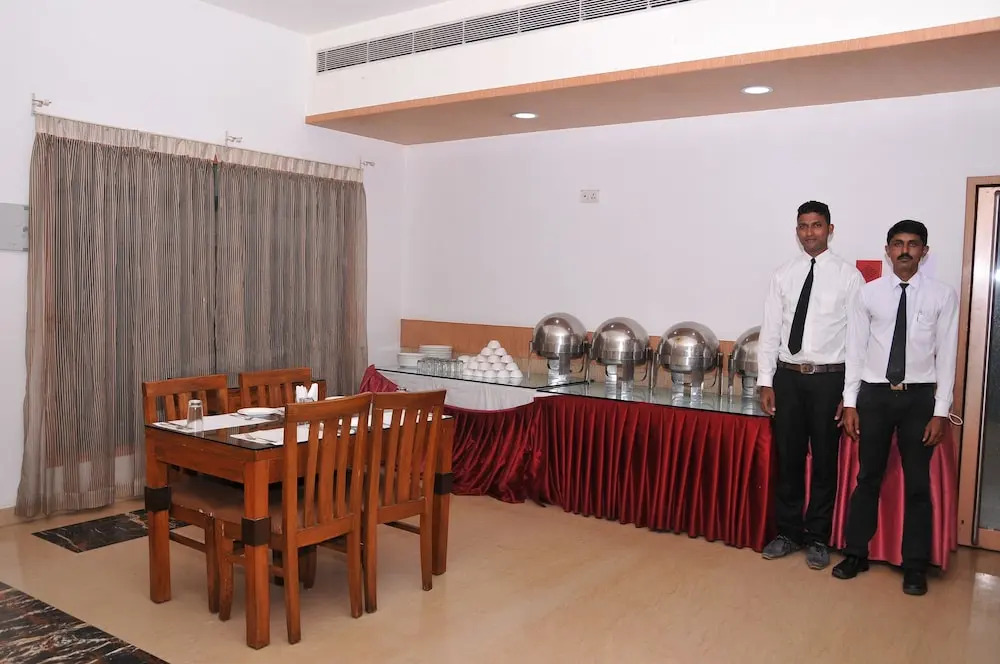 Meenal Hotel