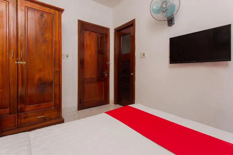OYO 783 Rose Hotel