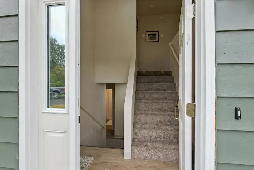 Anchorage 5br Retreat Hikes, City & Comfort 5 Bedroom Home