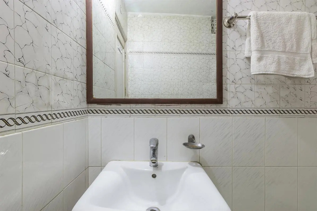 Hotel Sahara International Deluxe