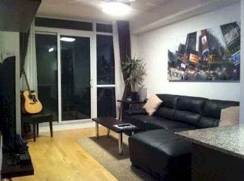 Toronto Suite Rentals - Maple Leaf Sq
