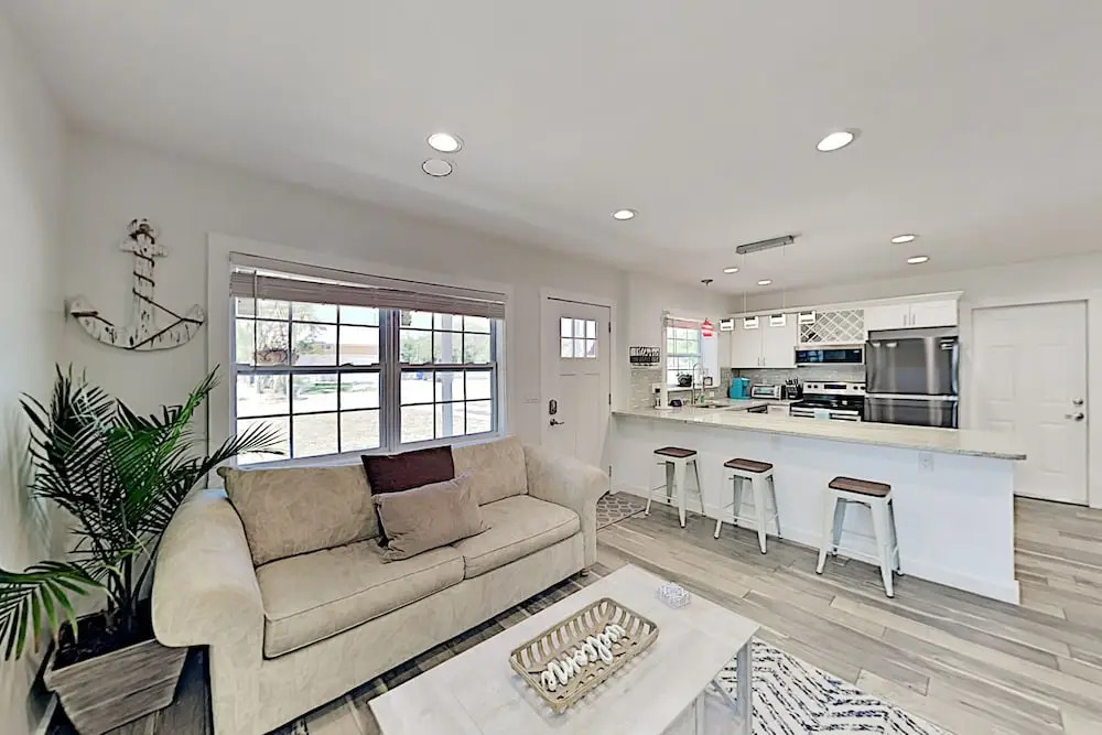Lovely Anastasia Getaway W/ Walkable Locale 3 Bedroom Home