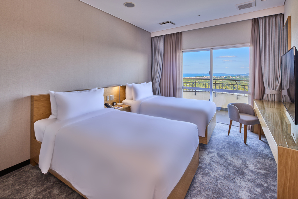 ANA Crowne Plaza Resort Okinawa Uruma Hills By IHG