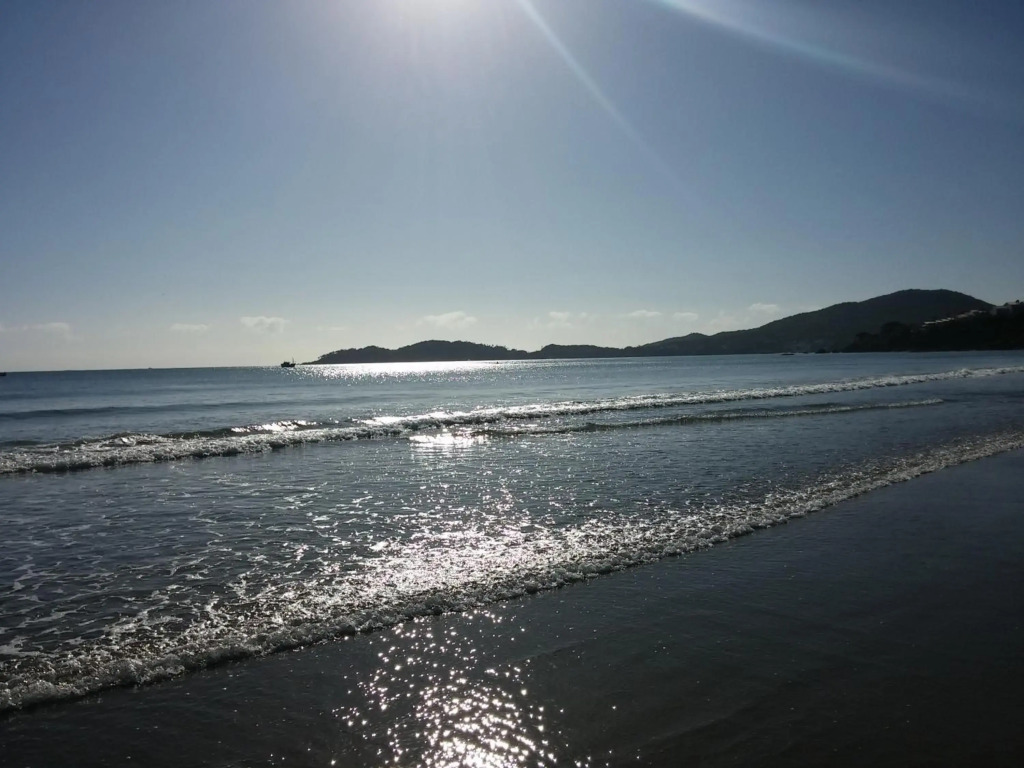 Apto 1 quarto, Centro de Bombinhas, 130 metros da praia.