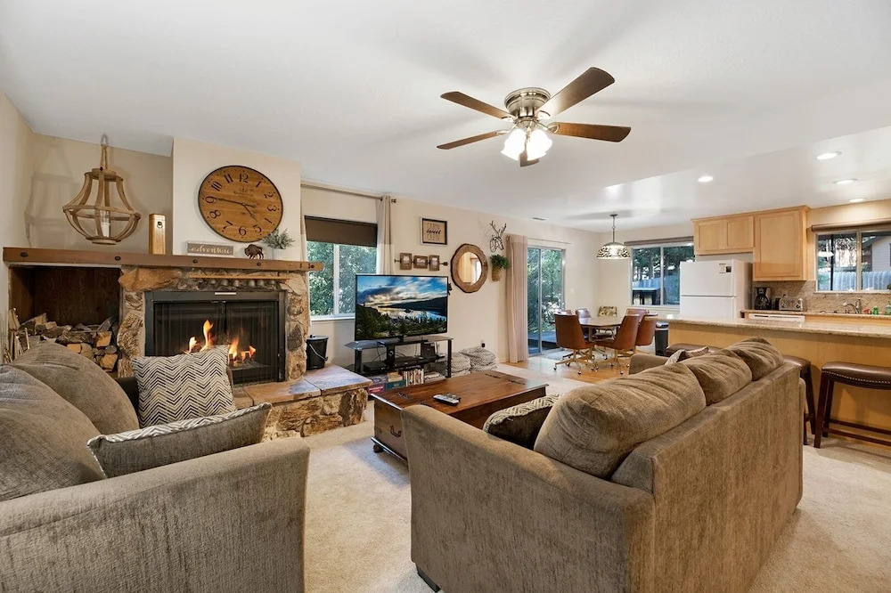 1622 Atroari St Home 3 Bedrooms 2 Bathrooms Home