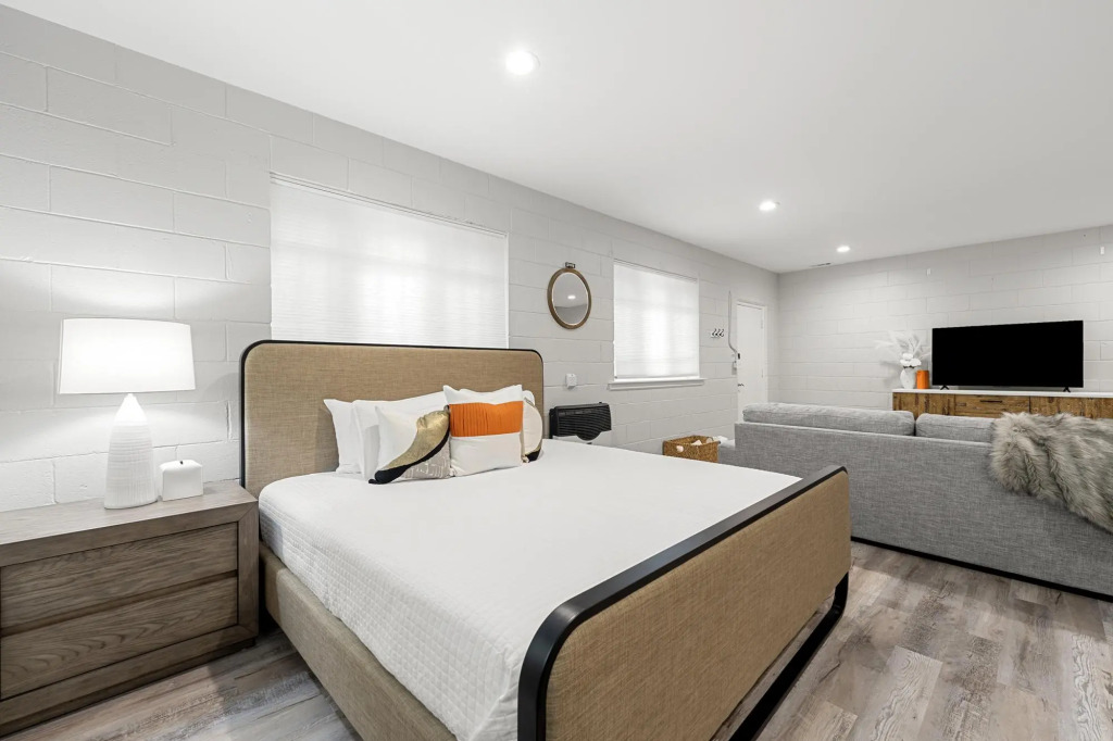 1101 Norwood Unit C