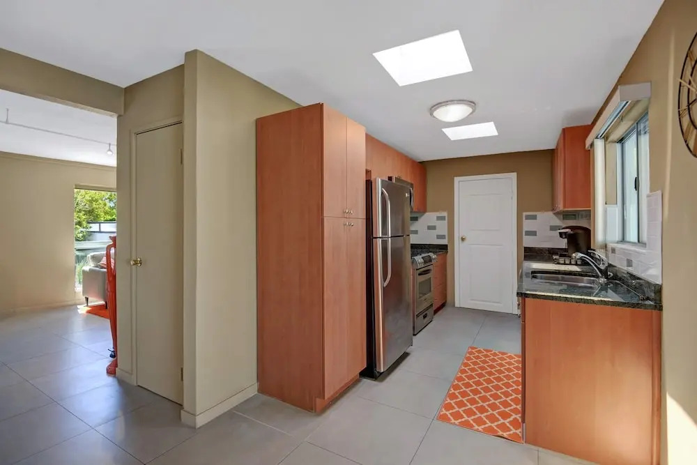 2295 Nicola Rd E Home 3 Bedrooms 2 Bathrooms Home