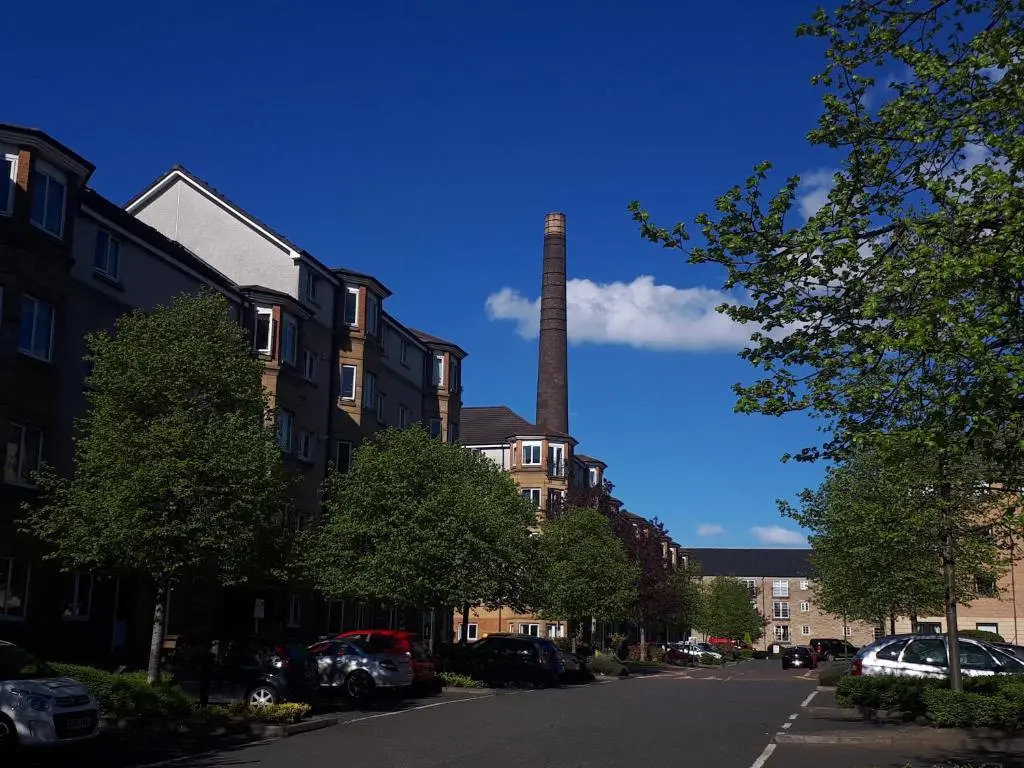 Central & stylish 3 bedroom, 2 bath, free parking