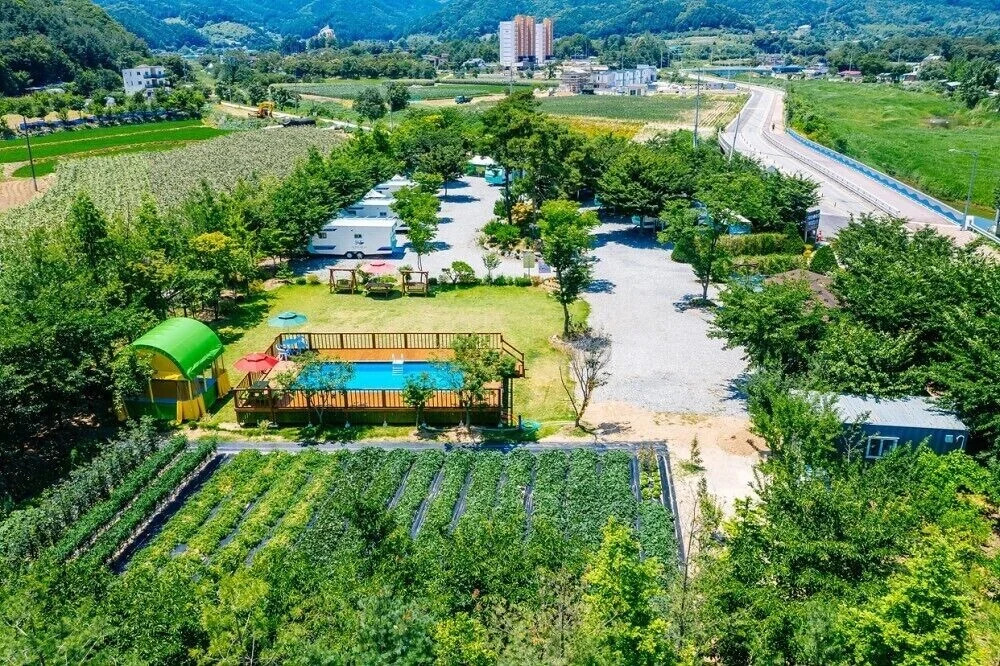 Caravan Camping Farm