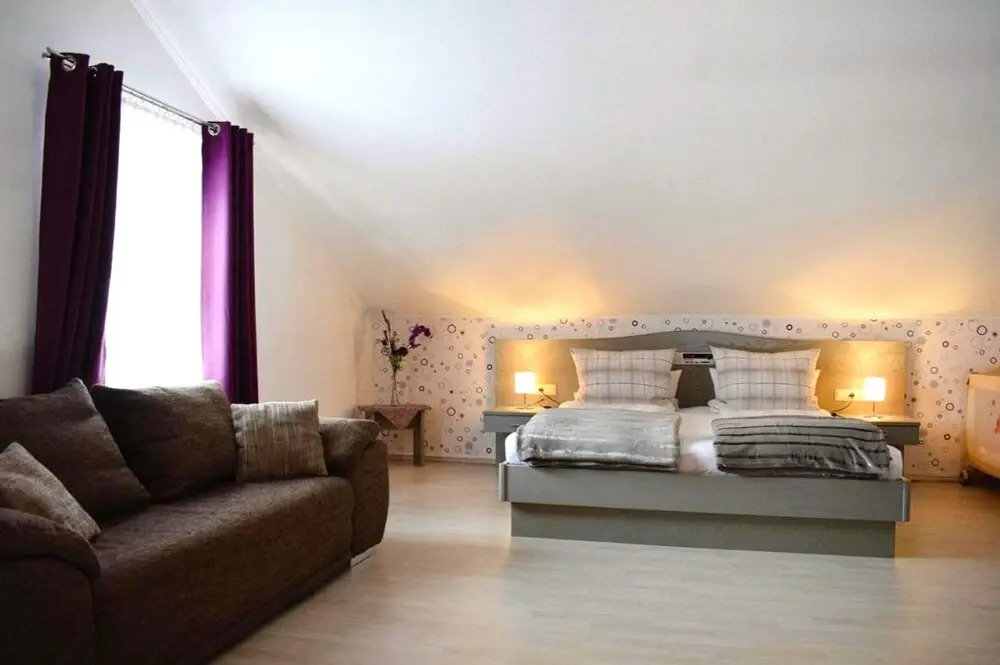 Apartment Near Kurpark Lake
