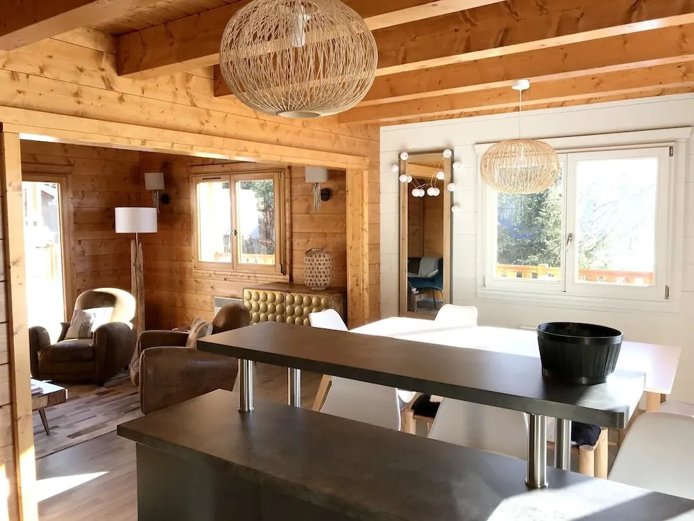 Chalet With 3 Bedrooms in Les Angles, With Wonderful Lake View and Fur