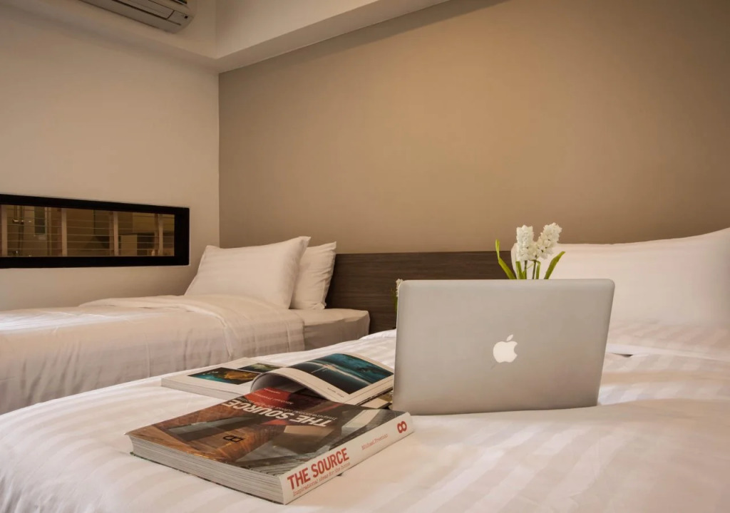 Dee Dee Place Hotel