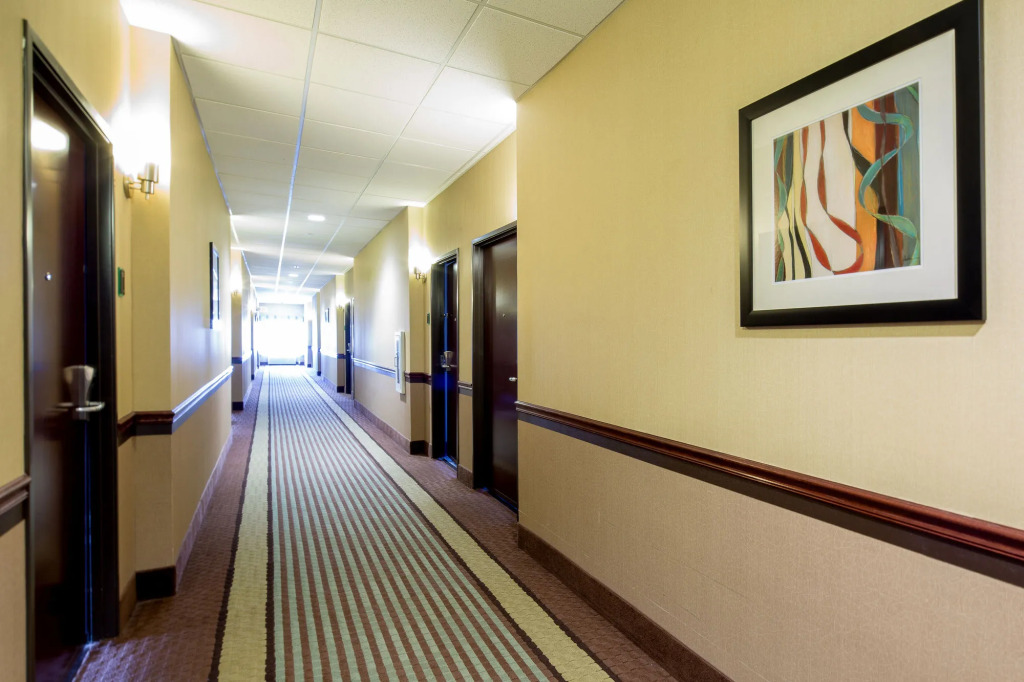 Best Western Plus Eastgate Inn & Suites