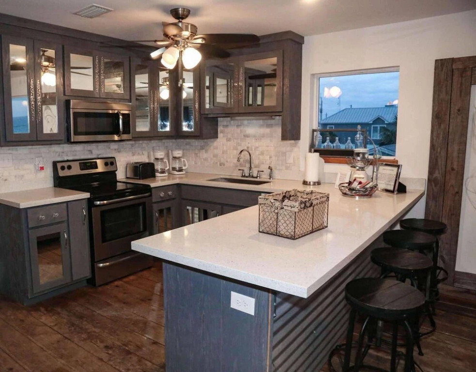 13225 Oleander Dr - The Quiet Lady by Blue Swell