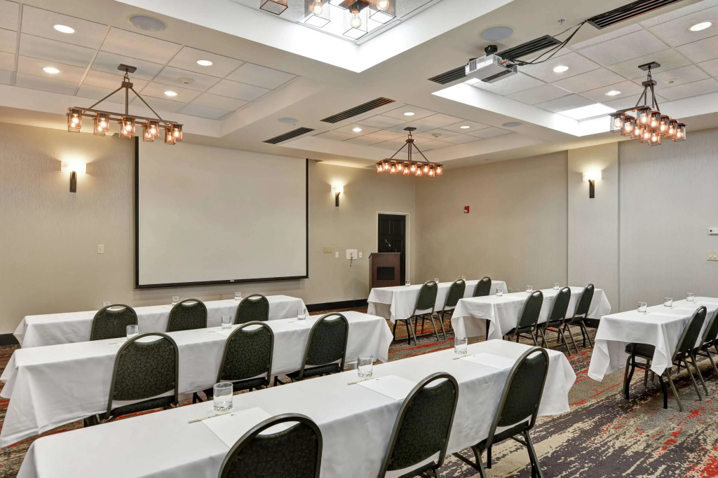DoubleTree by Hilton Hattiesburg, MS