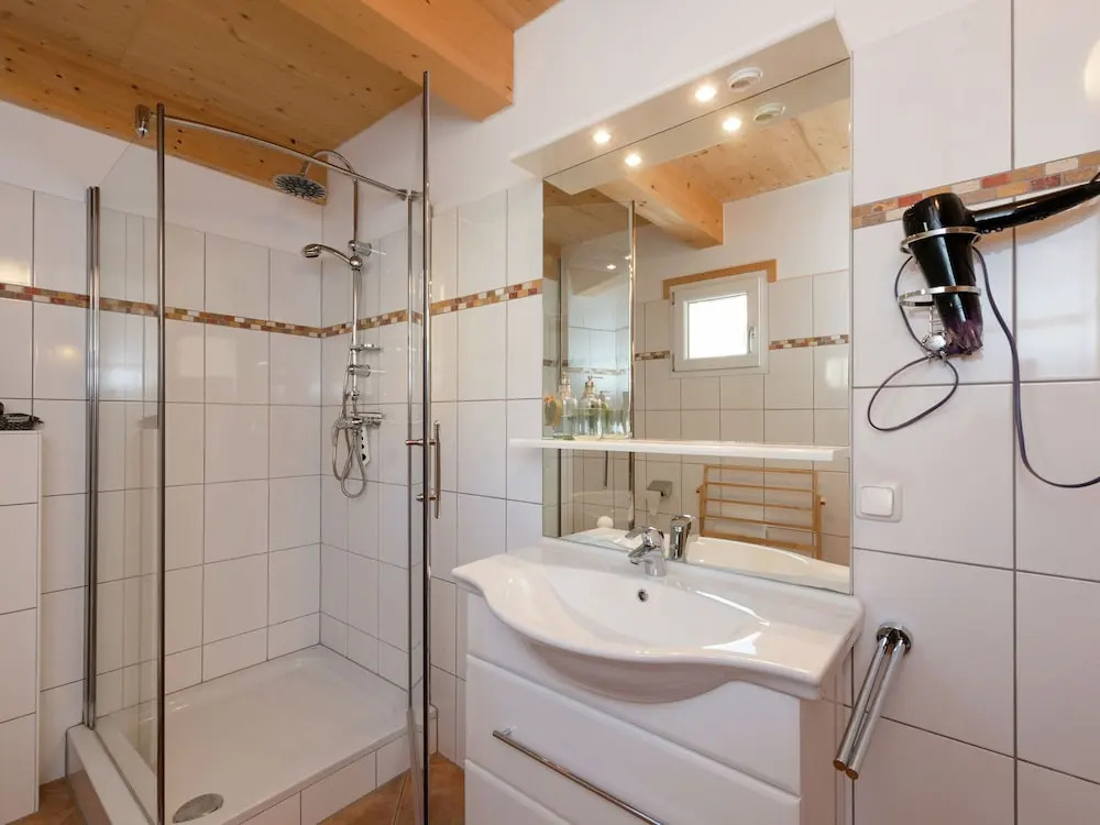 Mountain Chalet in the Lap of Luxury with Whirlpool in Hohentauern