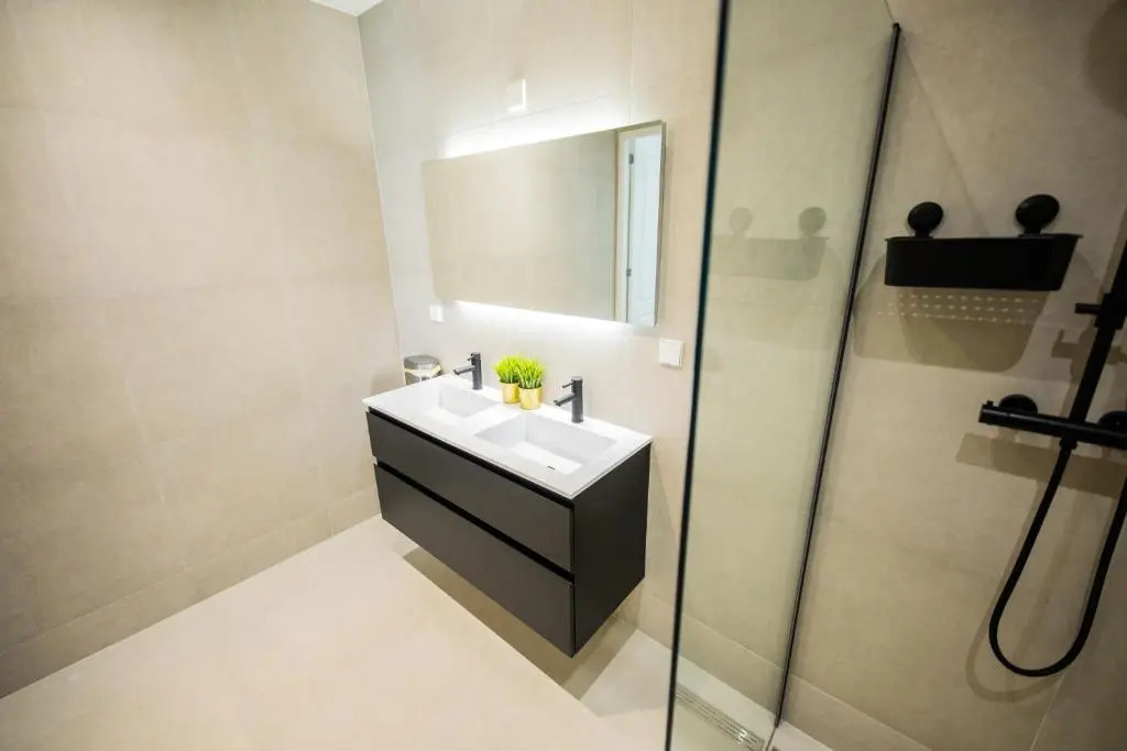 Blissfully 1 Bedroom Serviced Apartment 53m2 -NB306B-