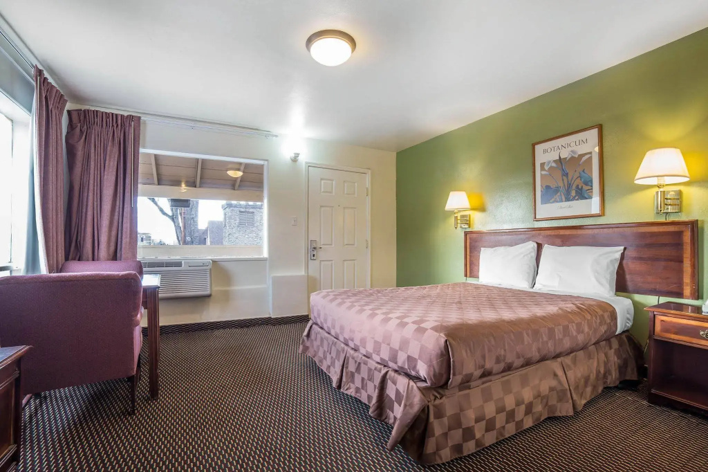 Rodeway Inn & Suites