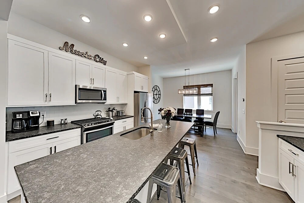 1050etln 3 Bedroom Townhouse