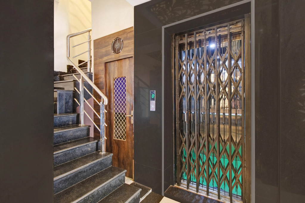 Hotel O Vijayawada Near Railway Station