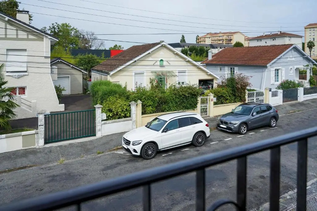 ONLOC - St Exupéry -Magnifique appart au calme avec chambre - parking