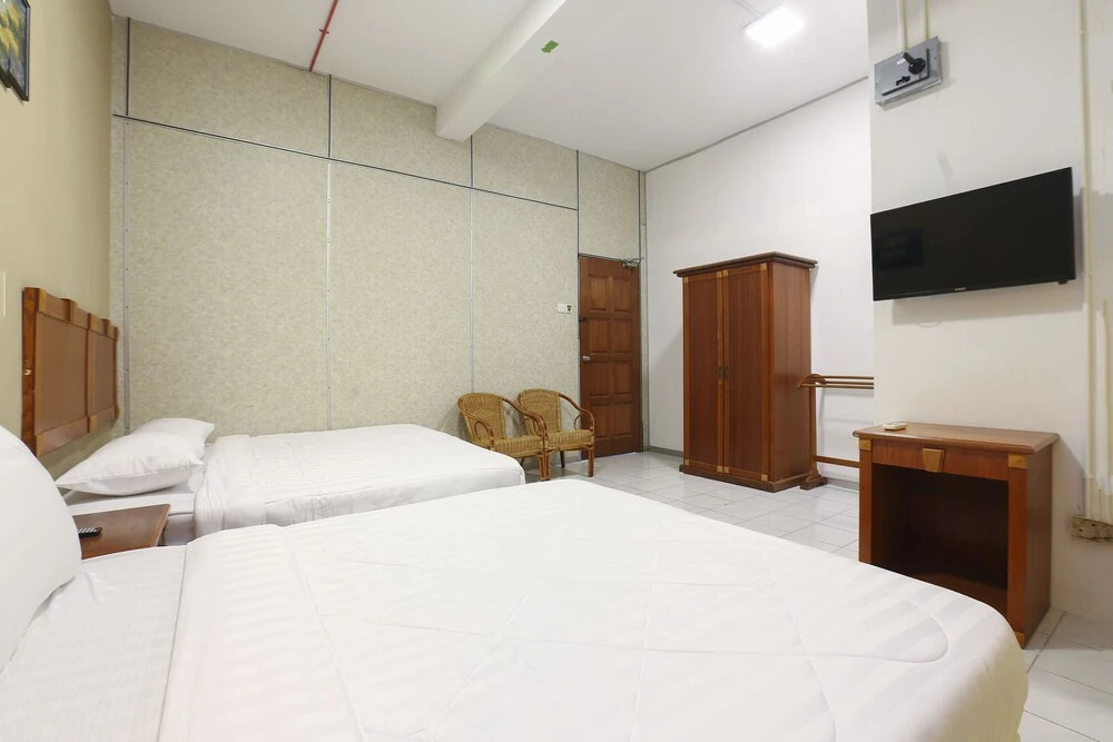 OYO 89931 Aqamar Raxxiz Inn 1
